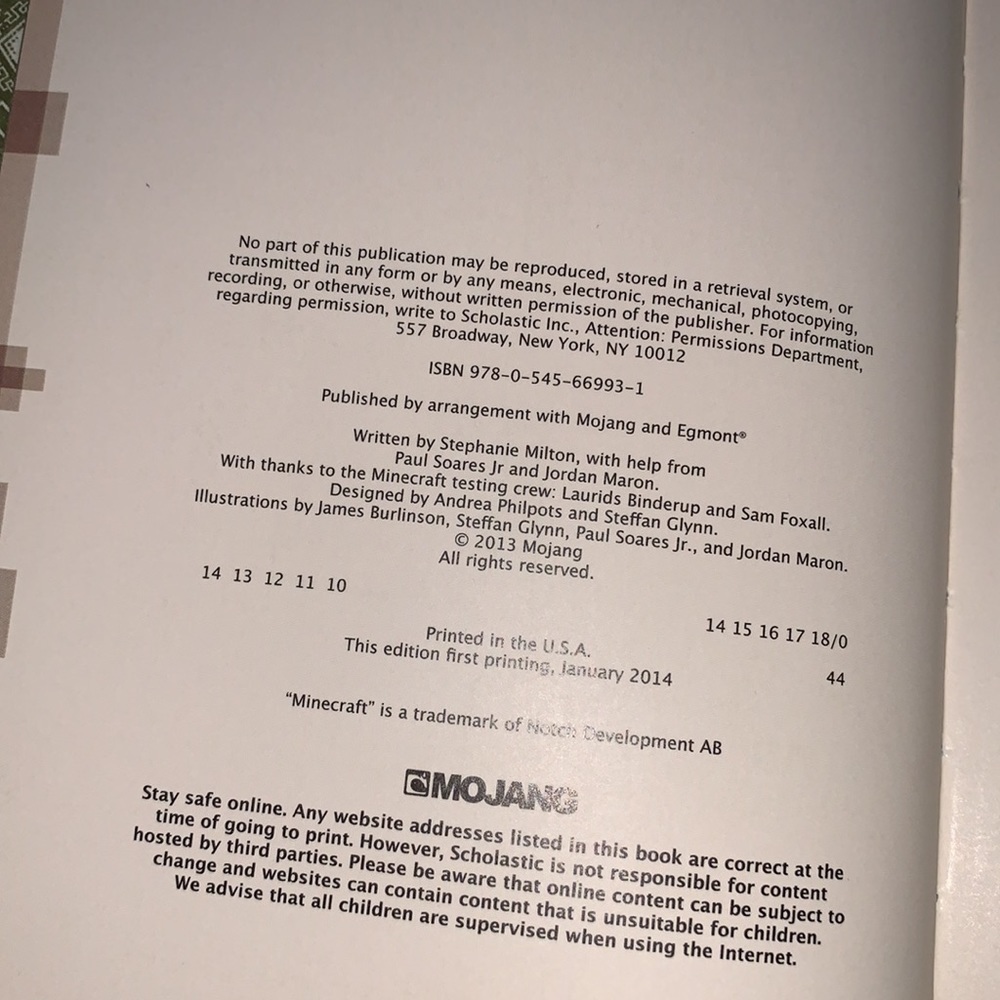 Minecraft Essential Handbook, hardback - Picture 2 of 3